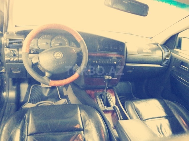 Opel Omega 1999, 272,000 km - 2.0 l - Qazax