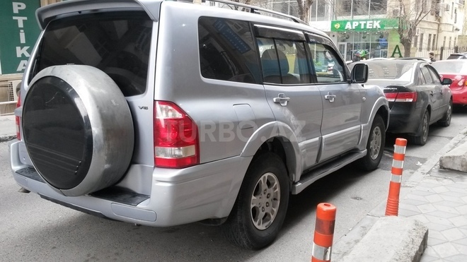 Mitsubishi Pajero 2003, 130,502 km - 3.0 l - Bakı