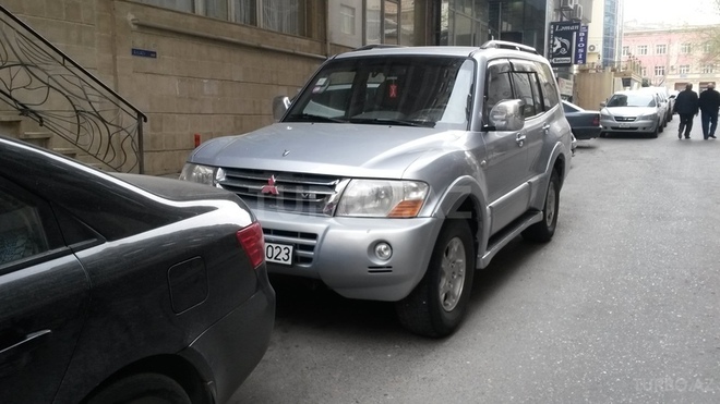 Mitsubishi Pajero 2003, 130,502 km - 3.0 l - Bakı