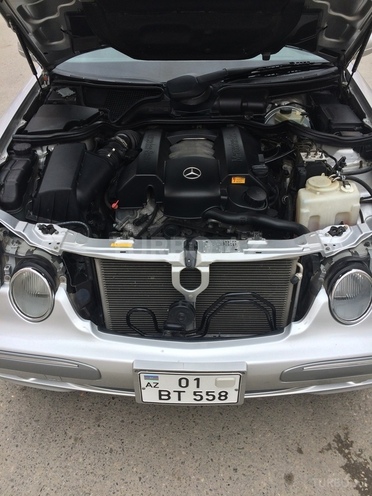 Mercedes E 240 2000, 87,000 km - 2.6 l - Bakı