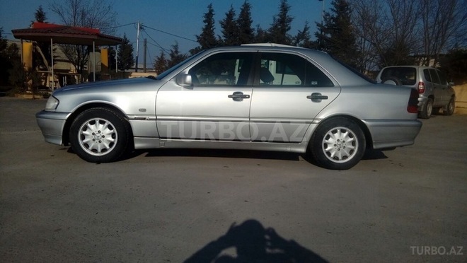 Mercedes C 220 1998, 250,000 km - 2.2 l - Bakı