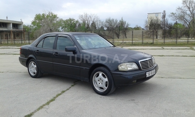Mercedes C 220 1996, 173,000 km - 2.2 l - Sumqayıt