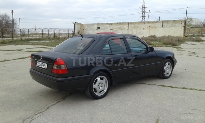 Mercedes C 220 1996, 173,000 km - 2.2 l - Sumqayıt