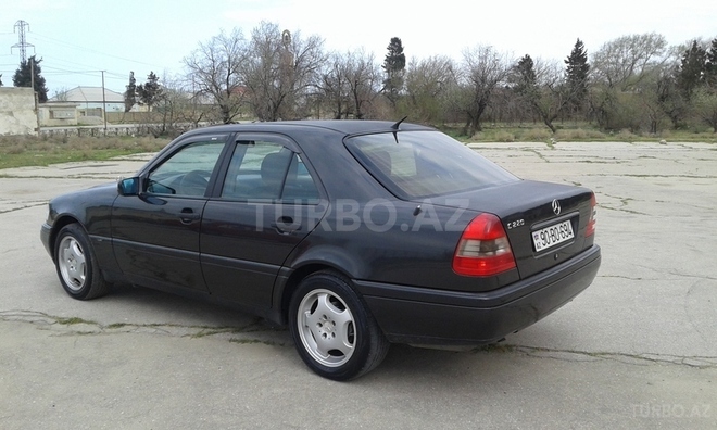 Mercedes C 220 1996, 173,000 km - 2.2 l - Sumqayıt