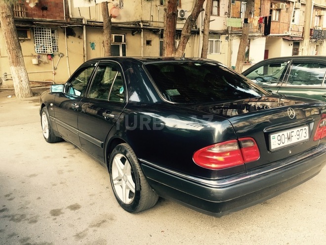 Mercedes E 200 1998, 355,000 km - 2.0 l - Bakı