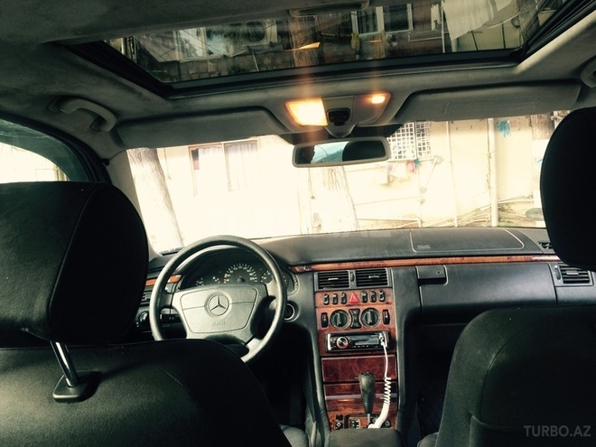 Mercedes E 200 1998, 355,000 km - 2.0 l - Bakı