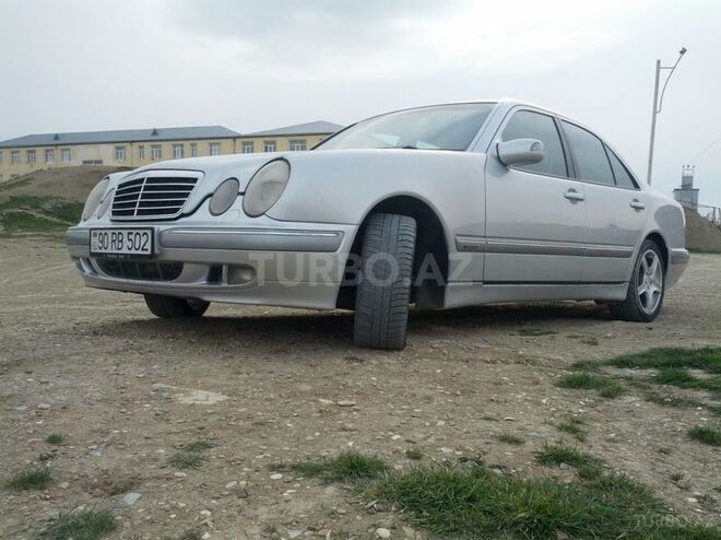 Mercedes E 320 2000, 300,000 km - 3.2 л - Bakı
