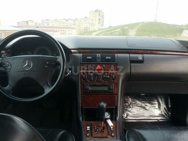 Mercedes E 320 2000, 300,000 km - 3.2 л - Bakı