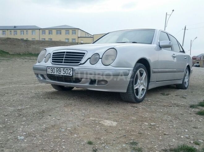 Mercedes E 320 2000, 300,000 km - 3.2 л - Bakı