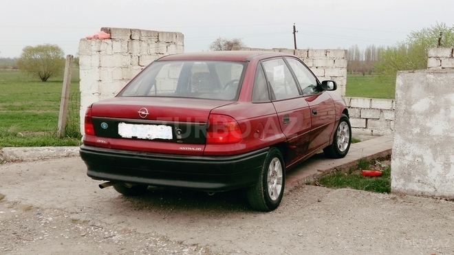 Opel Astra 1994, 25,000 km - 1.6 l - Qusar