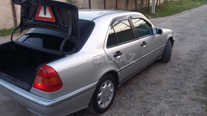 Mercedes C 220 1996, 376,000 km - 2.2 l - Saatlı