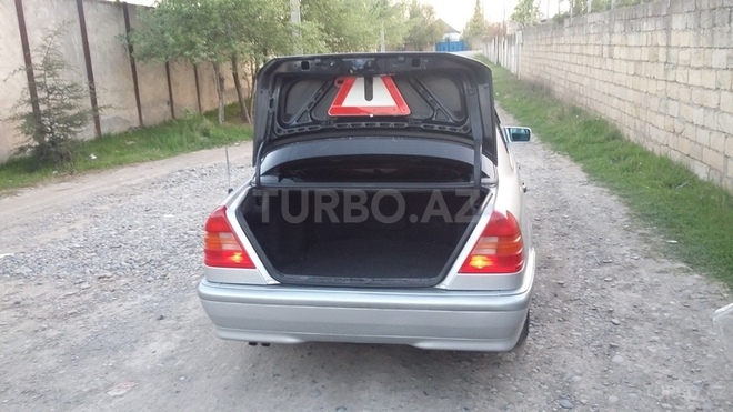 Mercedes C 220 1996, 376,000 km - 2.2 l - Saatlı