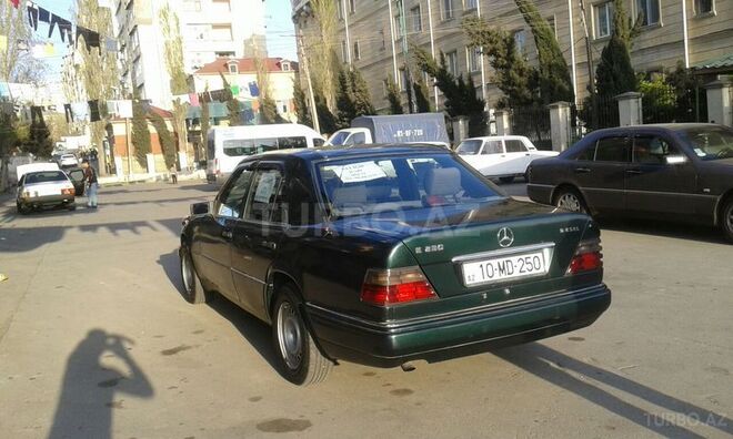 Mercedes E 250 1994, 350,000 km - 2.5 l - Bakı