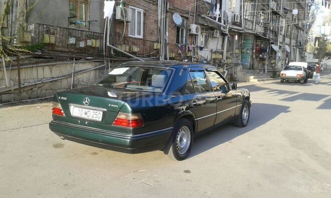 Mercedes E 250 1994, 350,000 km - 2.5 l - Bakı
