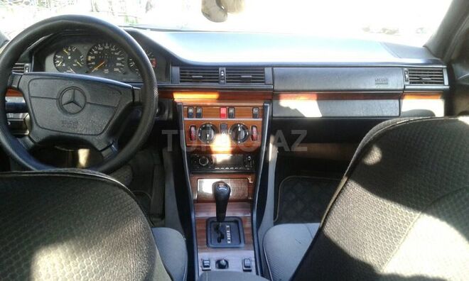 Mercedes E 250 1994, 350,000 km - 2.5 l - Bakı