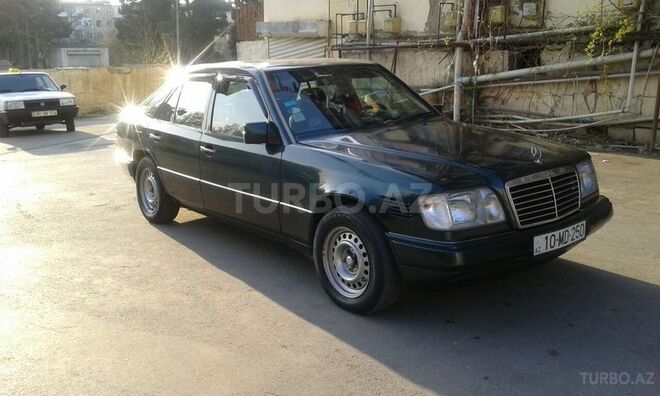 Mercedes E 250 1994, 350,000 km - 2.5 l - Bakı