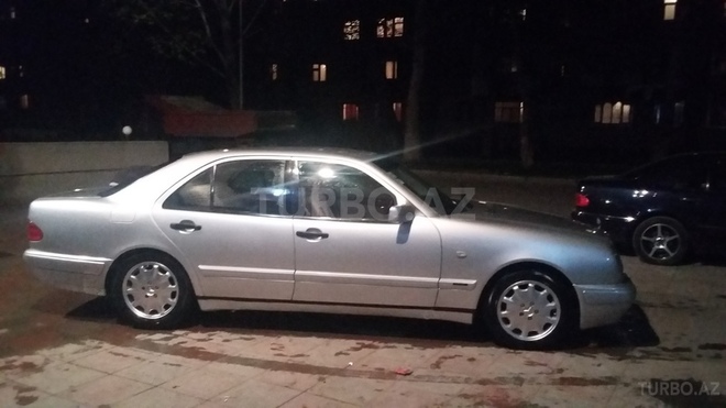 Mercedes E 200 1999, 190,000 km - 2.0 l - Yevlax