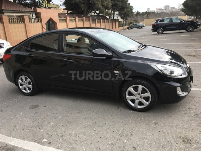 Hyundai Accent 2013, 110,000 km - 1.6 л - Bakı