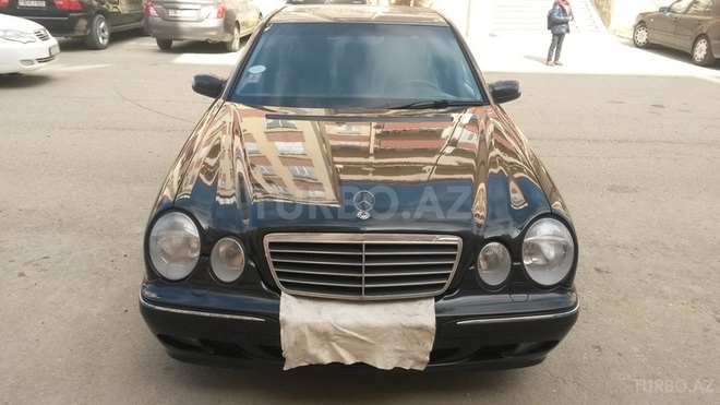 Mercedes E 220 2001, 315,000 km - 2.2 l - Bakı