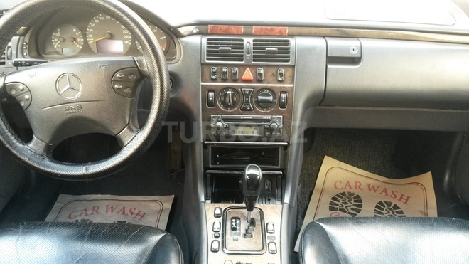 Mercedes E 220 2001, 315,000 km - 2.2 l - Bakı
