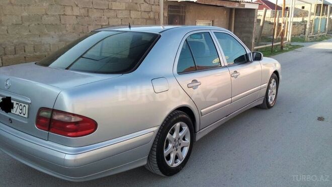 Mercedes E 220 2000, 310,000 km - 2.2 l - Bakı