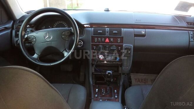 Mercedes E 220 2000, 310,000 km - 2.2 l - Bakı