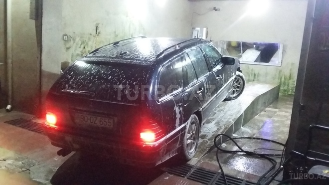 Mercedes C 200 1999, 258,000 km - 2.0 l - Bakı