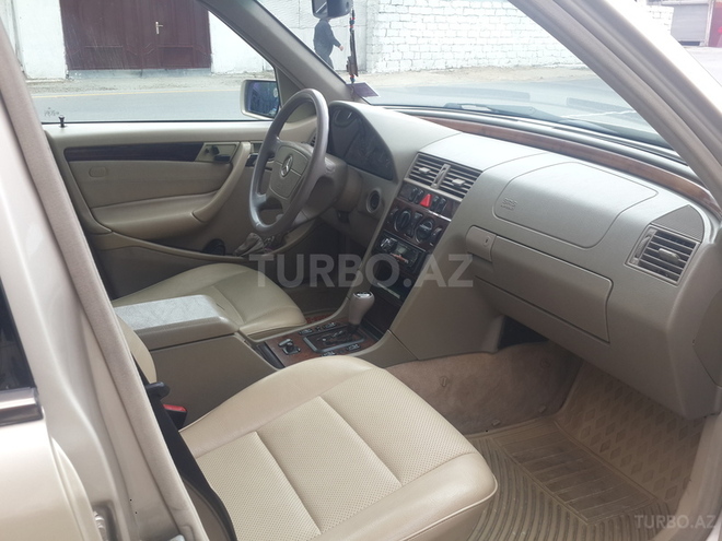 Mercedes C 230 1999, 221,000 km - 2.3 л - Bakı