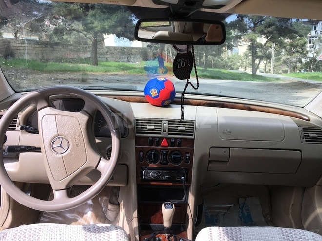 Mercedes C 230 1999, 255,000 km - 2.3 л - Bakı