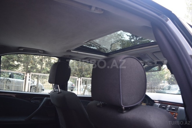Mercedes E 220 1999, 239,000 km - 2.2 л - Bakı
