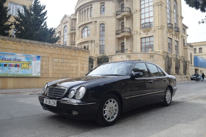 Mercedes E 220 1999, 239,000 km - 2.2 л - Bakı