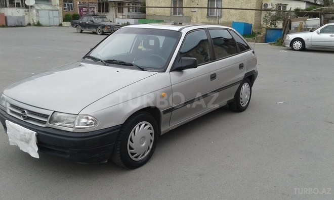 Opel Astra 1993, 251,888 km - 1.6 л - Bakı