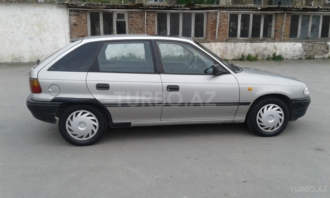Opel Astra 1993, 251,888 km - 1.6 л - Bakı