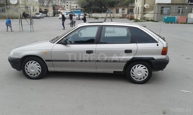 Opel Astra 1993, 251,888 km - 1.6 л - Bakı
