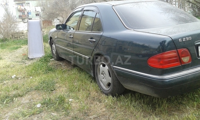 Mercedes E 230 1997, 248,000 km - 2.3 l - Bakı