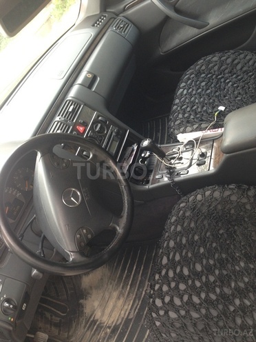 Mercedes E 220 2000, 280,000 km - 0.3 l - Bakı