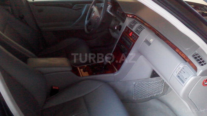 Mercedes E 240 1999, 152,652 km - 2.4 l - Bərdə