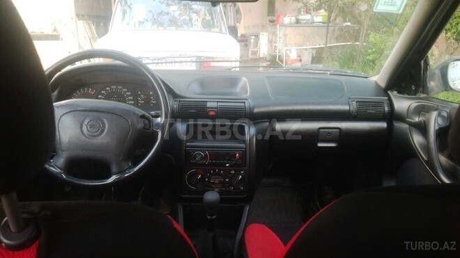 Opel Astra 1995, 450,000 km - 1.6 l - Saatlı