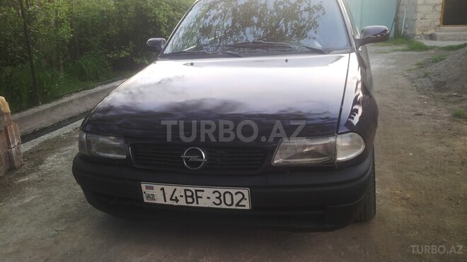 Opel Astra 1995, 450,000 km - 1.6 l - Saatlı