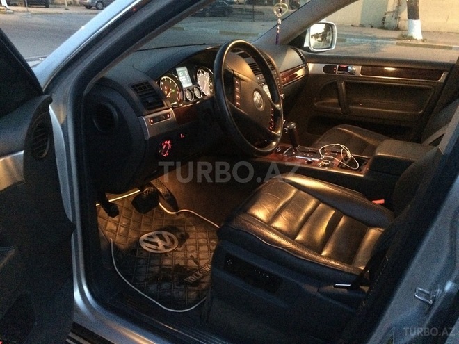Volkswagen Touareg 2004, 221,041 km - 3.2 l - Bakı