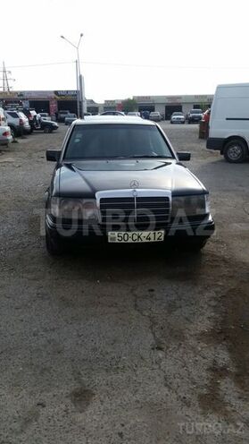 Mercedes E 220 1993, 285,000 km - 2.2 l - Sumqayıt