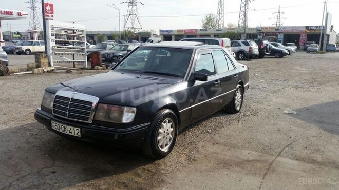 Mercedes E 220 1993, 285,000 km - 2.2 l - Sumqayıt