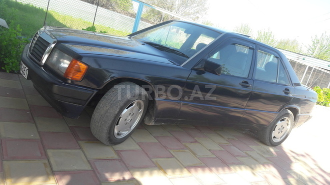 Mercedes 190 1991, 252 km - 0.2 l - Bərdə