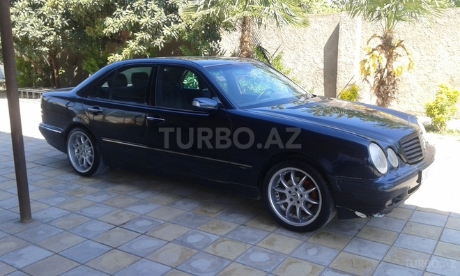 Mercedes E 240 2001, 182,500 km - 2.6 l - Bərdə