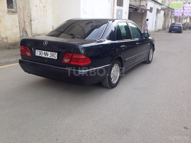 Mercedes E 230 1997, 376,000 km - 2.3 l - Sumqayıt
