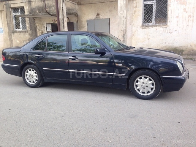 Mercedes E 230 1997, 376,000 km - 2.3 l - Sumqayıt
