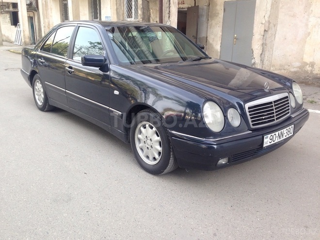 Mercedes E 230 1997, 376,000 km - 2.3 l - Sumqayıt