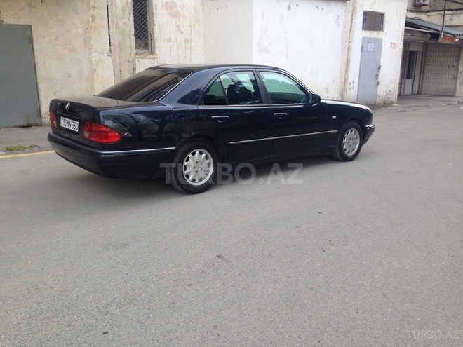 Mercedes E 230 1997, 376,000 km - 2.3 l - Sumqayıt