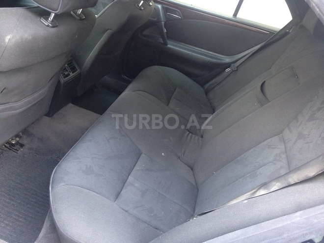 Mercedes E 230 1997, 376,000 km - 2.3 l - Sumqayıt