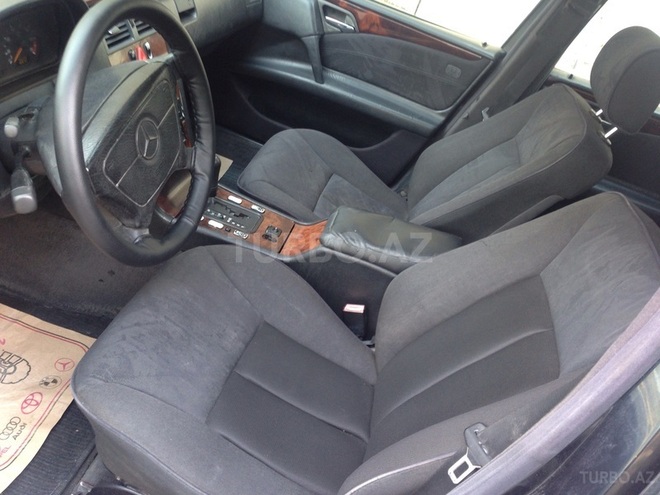 Mercedes E 230 1997, 376,000 km - 2.3 l - Sumqayıt